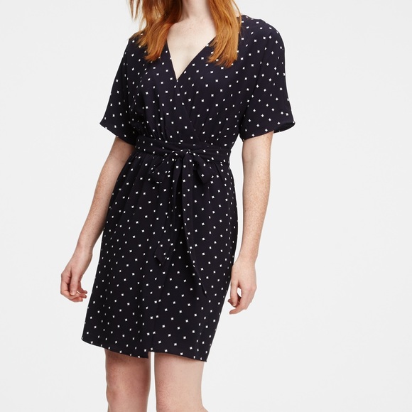 Ann Taylor Dresses & Skirts - Ann Taylor Sz M Printed Wrap Dress EUC
